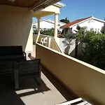 شقة Matela